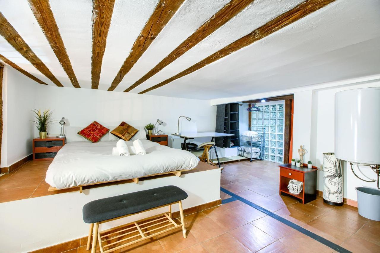 Charming Bohemian Lavapies Apartment Madrid Exterior photo