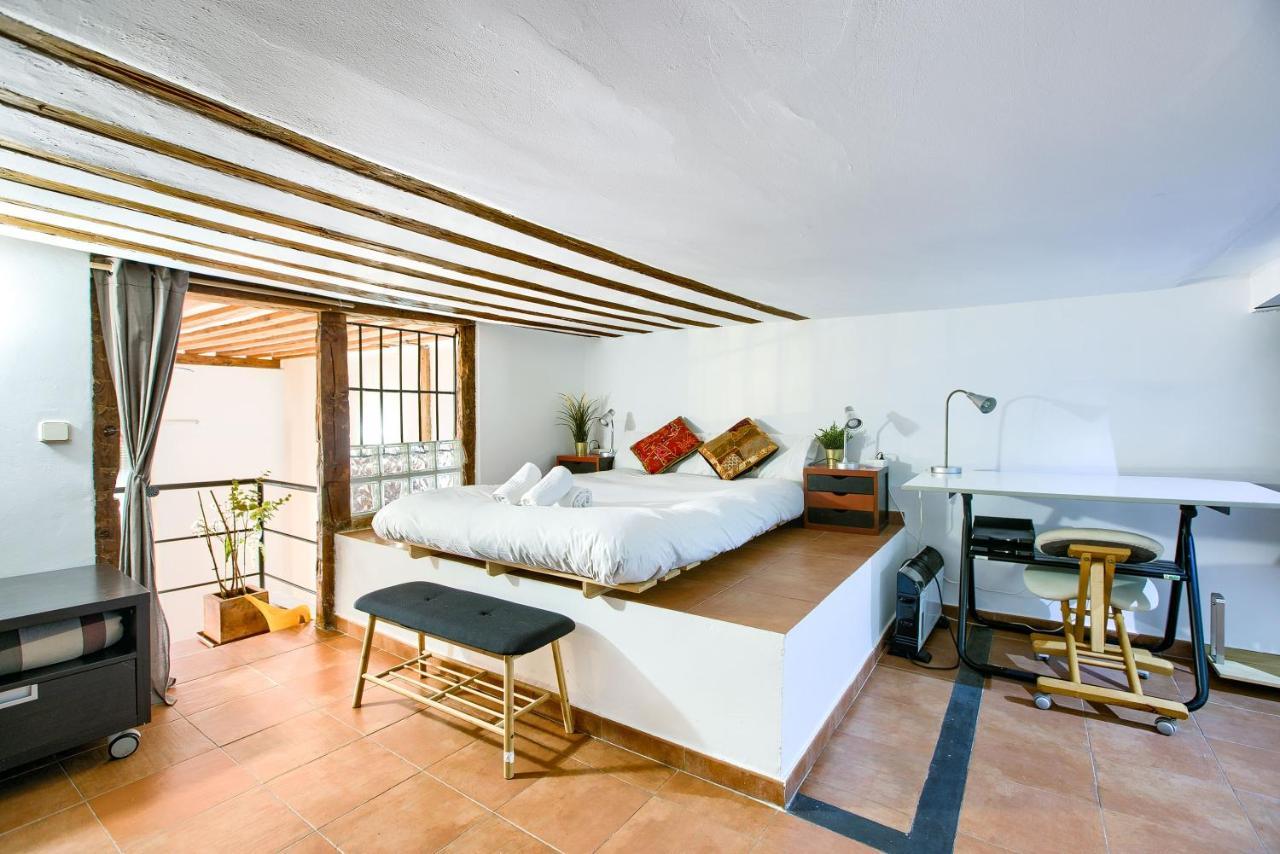 Charming Bohemian Lavapies Apartment Madrid Exterior photo