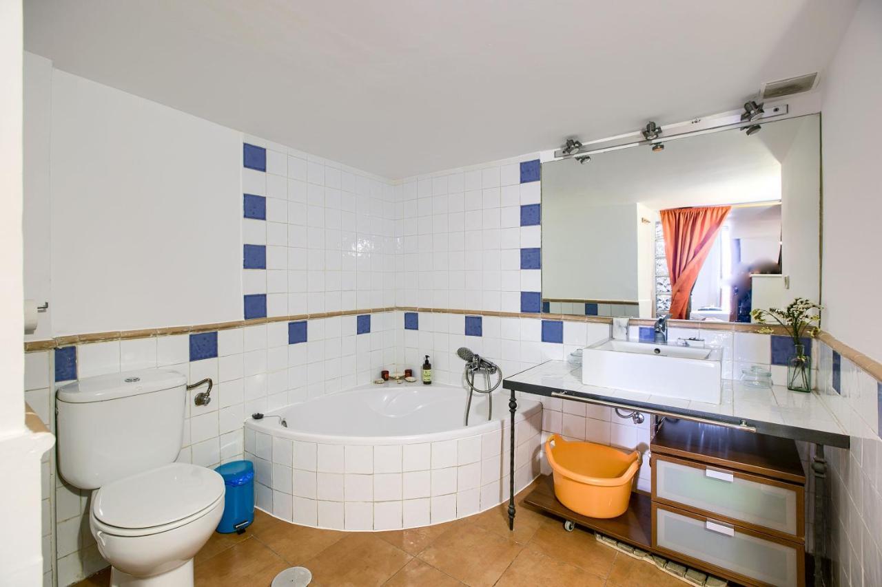 Charming Bohemian Lavapies Apartment Madrid Exterior photo